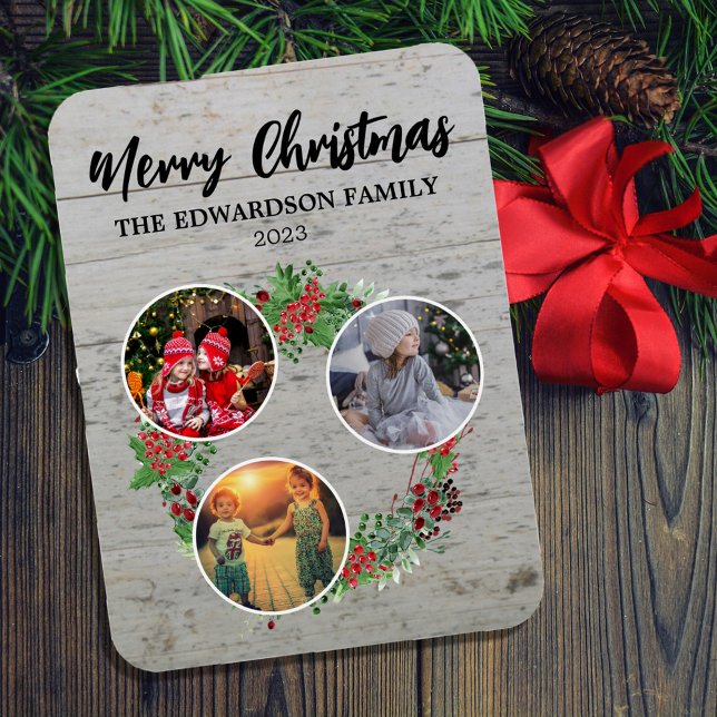 Erstellen Sie Ihre eigene Weihnachts-Familienkolle Magnet (Photo magnet with your own Christmas Family photo collage on rustic wood. Merry Christmas wishes.)