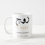 Erstellt in Paaren Elegantes Zitat mit Gold Text Kaffeetasse<br><div class="desc">Erstellt in Paaren Elegantes Zitat mit Gold Text Design. Personalisieren Sie Ihren Namen, die Namen des Paares und das Veranstaltungsdatum. Vivid Dhikr © Sie können Textfarbe, Schriftart-Stil und Hintergrundfarbe ändern, indem Sie die weitere Option anpassen. Diese wunderschöne Tasse im islamischen Stil ist mit "Zawj" (Ehemann) in arabischer Kalligrafie mit Imitaten...</div>