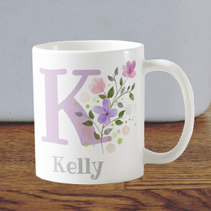 Erster Anfangsbuchstabe Plus Name Kelly mit Blumen Kaffeetasse