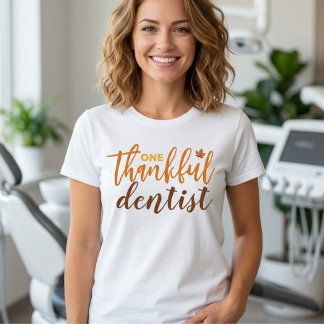 Erster Dankbarer Zahnarzt-Typografie zum Erntedank T-Shirt