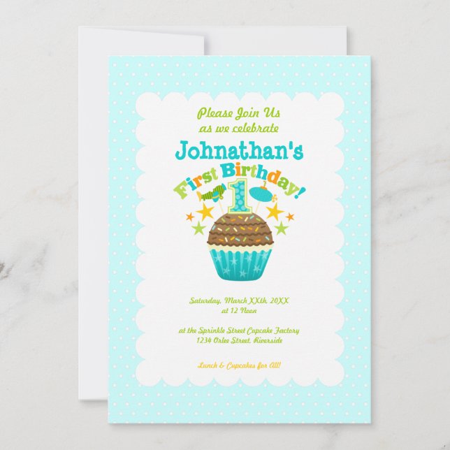 Erster Geburtstags-kleiner Kuchen (Jungen) Einladung (Vorderseite)