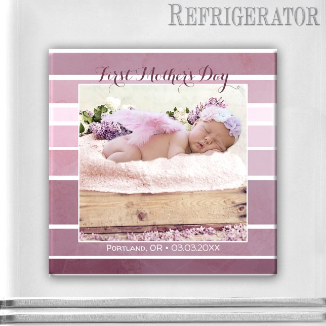 Erster Muttertag Lilac Striped Baby Foto Magnet (Photo magnet featuring your own photo framed by a mauve lilac striped design - Mother's Day gift)