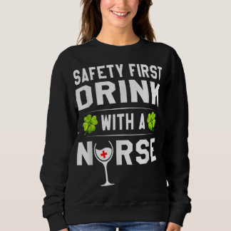 Erster Sicherheitsdrink mit einem Tag des Krankenp Sweatshirt