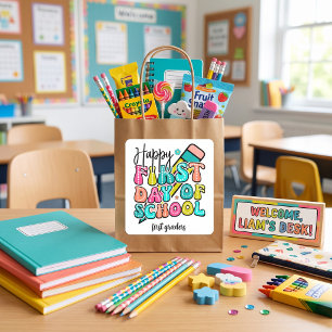 Erster Tag der Schule farbenfrohe Grundriss Quadratischer Aufkleber