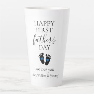 Erster Tag des Vaters - Kinderfußabdrücke und blau Milchtasse