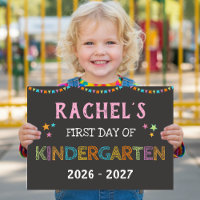 Erster Tag Kindergarten Chalkboard Regenbogenzeich
