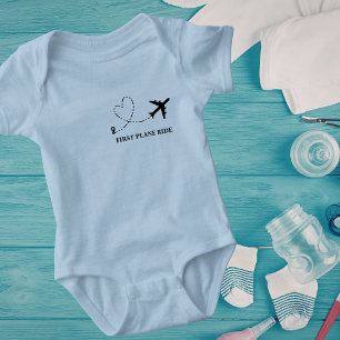 Erstes Flugzeugabenteuer des Babys in Blau - Indiv Baby Strampler