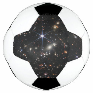 Erstes Tiefenfeld des Universums von James Webb Fußball