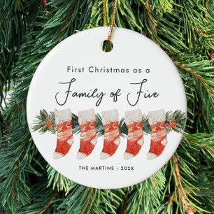Erstes Weihnachten als Familie von Fünf Socken Keramik Ornament