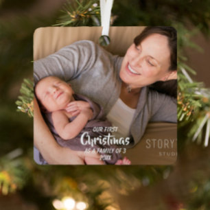 Erstes Weihnachten als Familie zu dritt Ornament Aus Metall