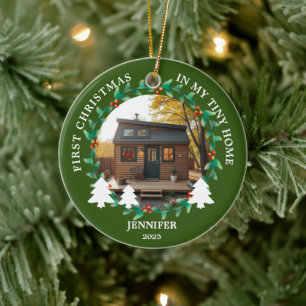 Erstes Weihnachten in meinem eigenen Tiny-Home-Fot Keramik Ornament