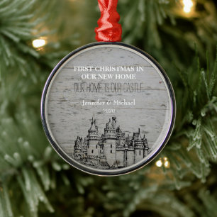 Erstes Weihnachten in unserem neuen Ornament Aus Metall