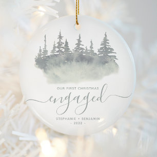 Erstes Weihnachten verlobt Wald Sagegrün Skript Keramik Ornament