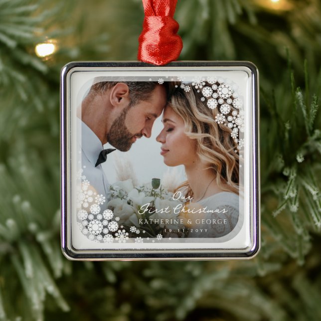 Erstes Weihnachten Weiße Schneeflocken Rahmen Foto Ornament Aus Metall (Baum)
