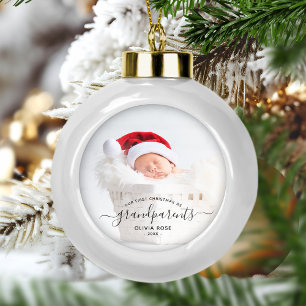 Erstes Weihnachtsfoto der Großeltern in schwarzer Keramik Kugel-Ornament