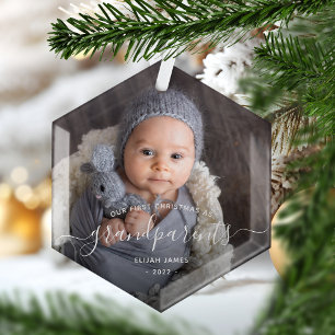 Erstes Weihnachtsfoto der Großeltern in weißer Sch Ornament Aus Glas