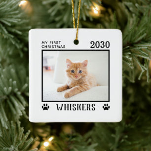 Erstes Weihnachtskatzen-Foto mit Namen und Pfotena Keramikornament