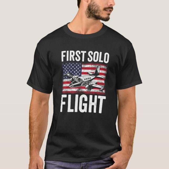 Erstflug von Flugzeug-Piloten mit Solo T-Shirt (Vorderseite)