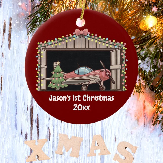 Erstgeburtsjunge Red Airplane Tree Hangar Pilot Bo Keramik Ornament (Von Creator hochgeladen)