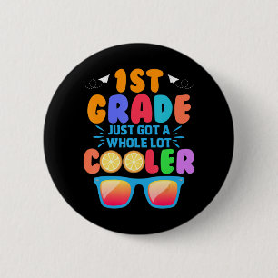 Erstklassiges Outfit zurück in die Schule für 1 Gr Button