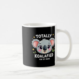 Erstklässler völlig koalifiziert zurück zur Schule Kaffeetasse