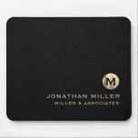 Erstmaliges Logo von Black Luxury Gold Mousepad<br><div class="desc">Dieses moderne luxuriöse Mauspad ist die perfekte Ergänzung zu jedem Büro oder Arbeitsplatz. Das elegante Design ist mit einem goldenen Original-Logo in klassischer Blocktypografie versehen,  das eine Touch Personalisierung auf schwarzem Lederhintergrund hinzufügt. Die rutschfeste Basis stellt sicher,  dass das Mauspad während der Arbeit bleibe ist.</div>