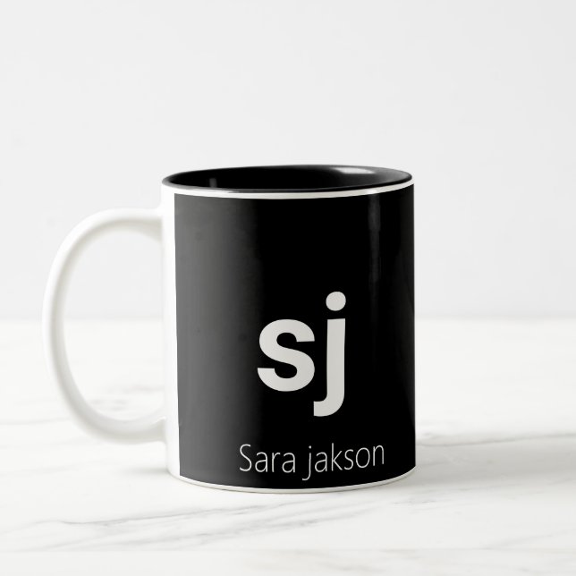 Erstname Schwarz/Weiß Modernes Minimales Monogramm Zweifarbige Tasse (Links)