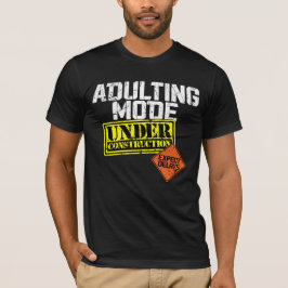 Erwachsene Modus im Bau ein sonniges Erwachsener T-Shirt
