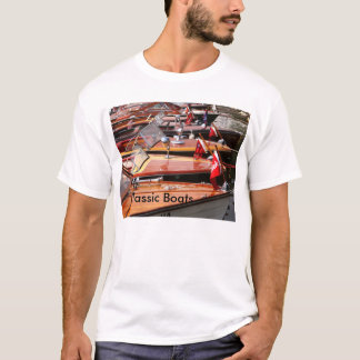 Erwachsener Mannesklassisches Boots-T-Shirt. T-Shirt