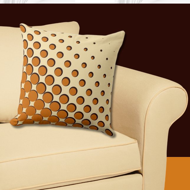 Erwärmung Gelb, orange, schwarze Halftonpunkte Kissen (Halftone Pattern Pillow in Light Orange)