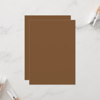 Erweitern Sie Ihr Design mit einem braunen Hinterg Einladung