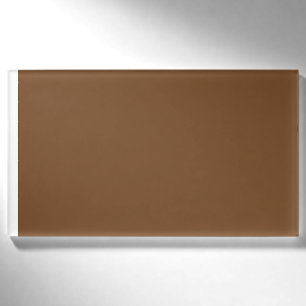 Erweitern Sie Ihr Design mit einem braunen Hinterg Namenschild