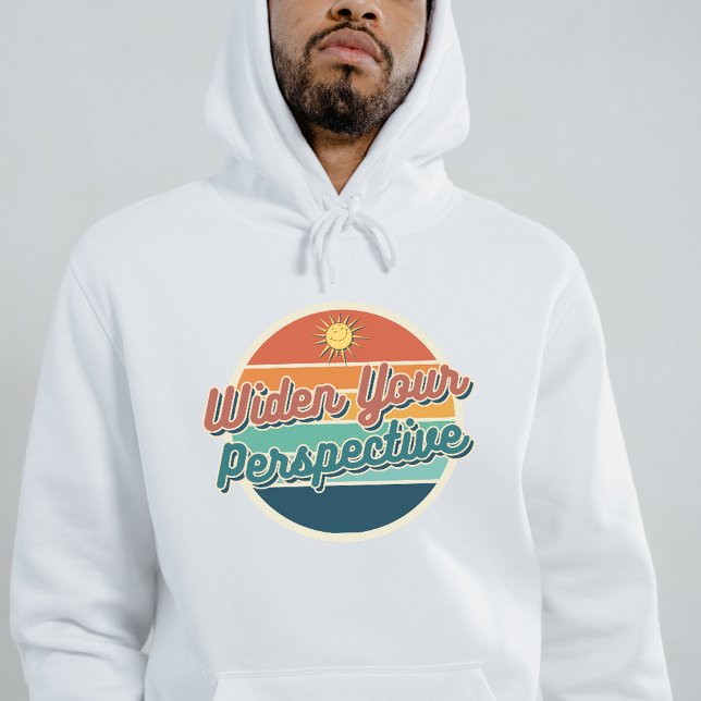 Erweitern Sie Ihre Perspektive Retro Hoodie (Von Creator hochgeladen)