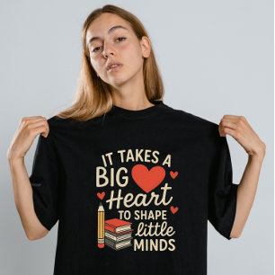 Es braucht ein großes Herz, kleine Minds zu formen Tri-Blend Shirt