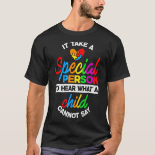 Es braucht eine besondere Person, um das Bewusstse T-Shirt