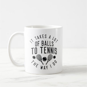 Es braucht viele Bälle zum Tennis, so wie ich es m Kaffeetasse