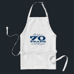 Es dauerte mir 70 Jahre, um diese gute Schürze<br><div class="desc">Es dauerte mir 70 Jahre, um diese gute Grillen-Schürze zu schauen. 70. Geburtstags-Grillen-Schürze für Männer mit lustigem Zitat. Es dauerte mir 58 Jahre, um gutes dieses zu schauen. Geschenk für über die Hügelmänner; Vati, Vater, Onkel, Großvater, Bruder, Alterszahl und -farbe des Ehemanns etc. Personalizable. Geburtstag-Party-Geschenkidee. Grill-Schürzen in beige Gelbem und...</div>