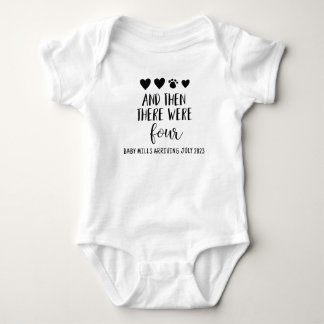 Es gab vier mit Paw Print Due Date Bodysuit Baby Strampler