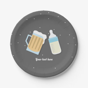 Es gibt ein Baby, das Bier braut, graue Babyshower Pappteller