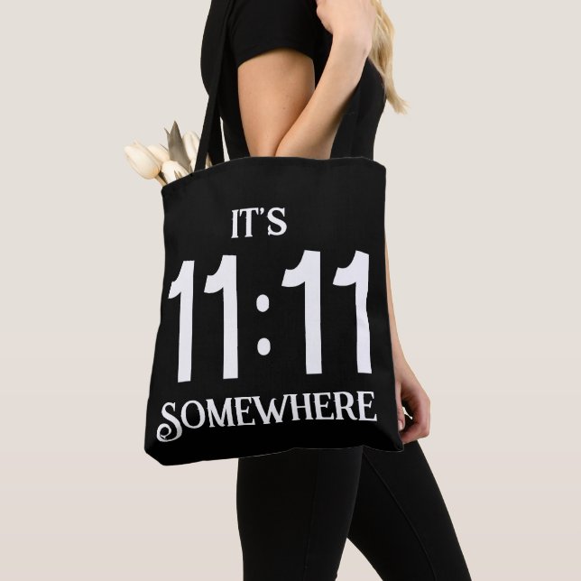 Es ist 11:11 Irgendwo Zahlenmanifestingnummer Tasche (Von Nahem)
