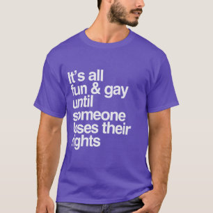 ES IST ALLES LUSTIG UND TOLL BIS - -.png T-Shirt