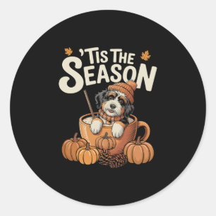Es ist die Jahreszeit Bernedoodle Herbst Kaffee He Runder Aufkleber