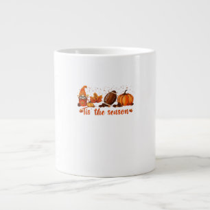 Es ist die Jahreszeit Herbst-Gnom-Fußball-Design Jumbo-Tasse