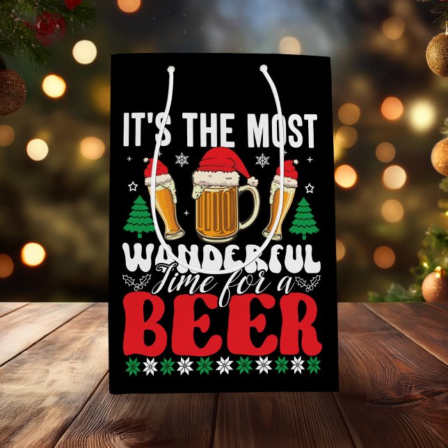 Es ist die wunderbarste Zeit für ein Bier Weihnach Mittlere Geschenktüte (Von Creator hochgeladen)