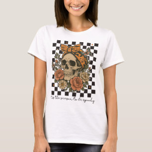 Es ist die Zeit, um an Halloween gruselig zu sein T-Shirt