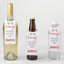 Es ist ein Baby-Q für Zwillinge Flaschenhalter
