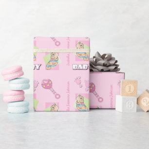 Es ist ein kleines Mädchen, ganz in Pink ummantel Geschenkpapier