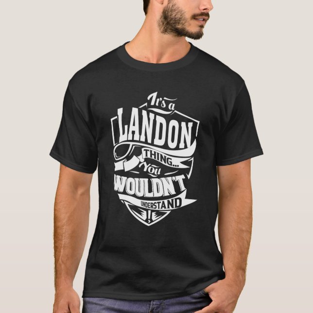 Es ist ein LANDON Things T Shirt (Vorderseite)