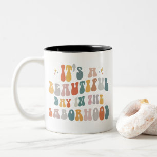 Es ist ein schöner Tag im Labor-Krankenpflegelabor Zweifarbige Tasse