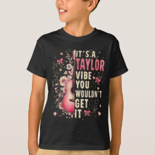 Es ist ein Taylor-Vibe-Herz-Blumen-Mädchen-Kinder T-Shirt